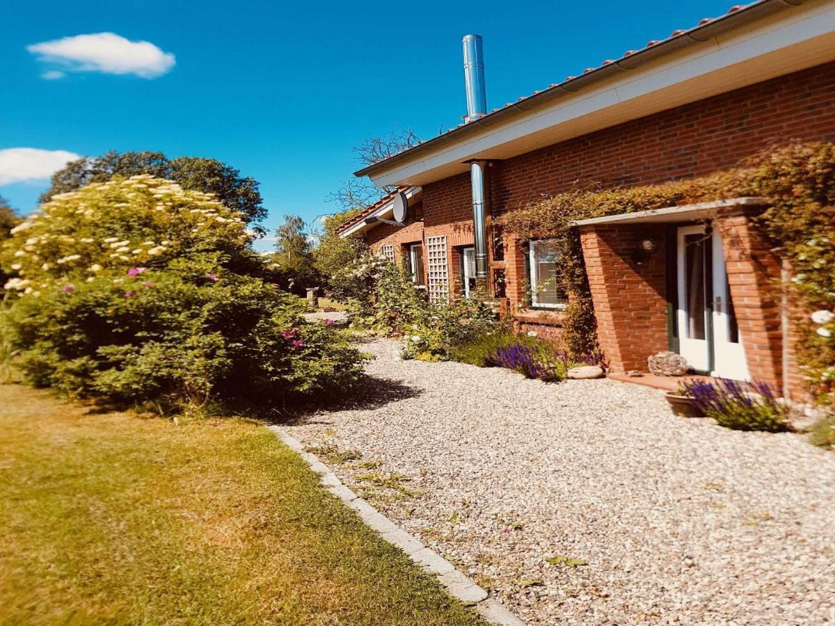 Ferienhaus Extrazeit_Urlaub Hasselberg  المظهر الخارجي الصورة